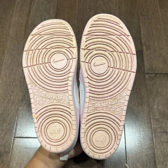 Nike Kids Sneakers in Pink and White - Picture 2 of 4